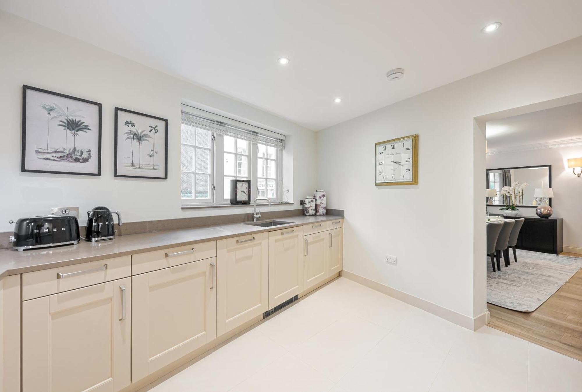 Modern 3 Bedroom Luxury House With Garage In Central London Exterior foto